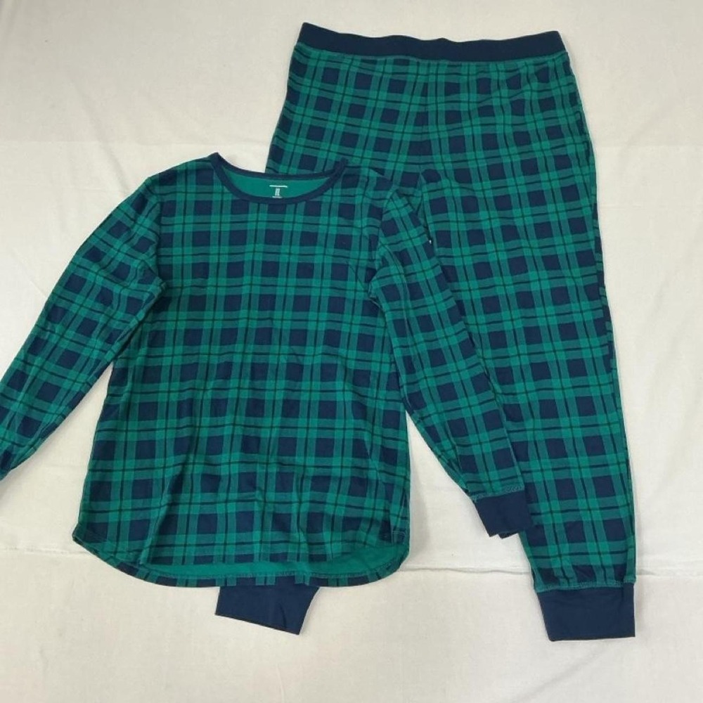 Green and navy plaid pajama set by Amazon Essentials‎
